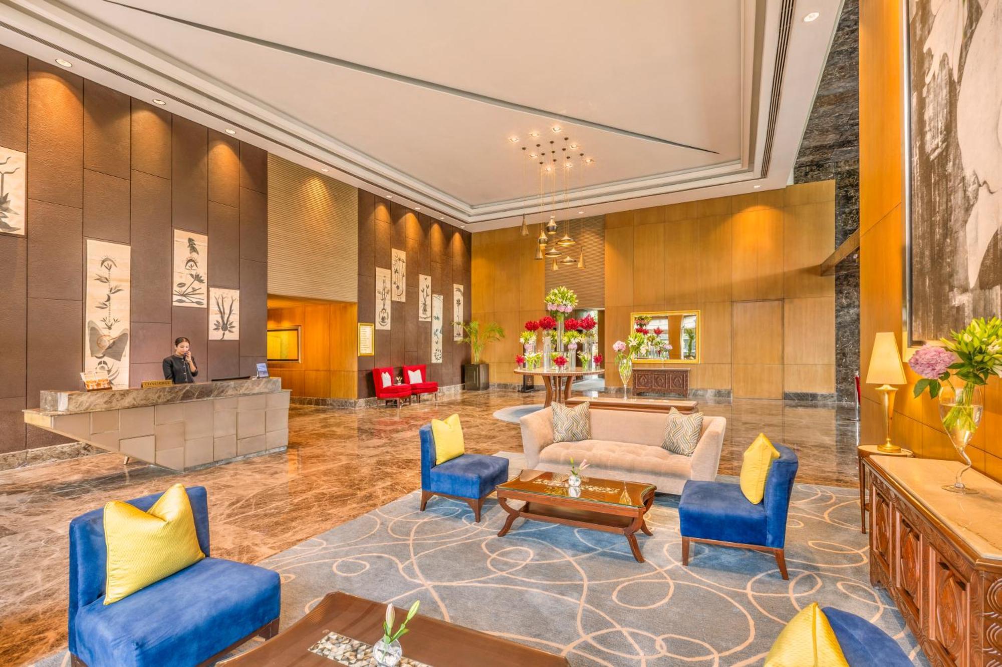 The Leela Ambience Convention Hotel Delhi Nové Dillí Exteriér fotografie Lobby