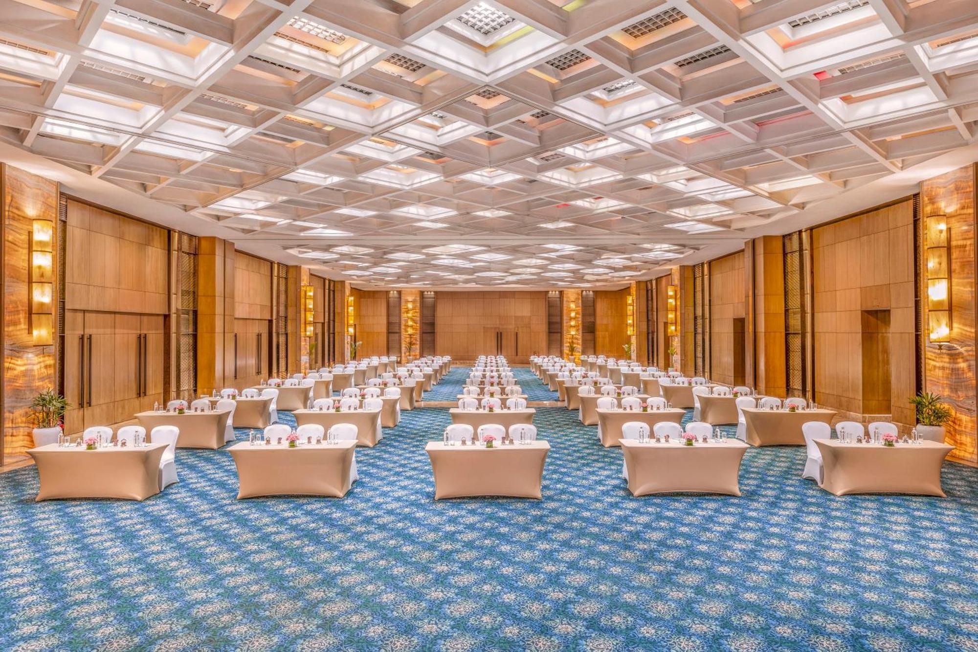 The Leela Ambience Convention Hotel Delhi Nové Dillí Exteriér fotografie The Grand Ballroom