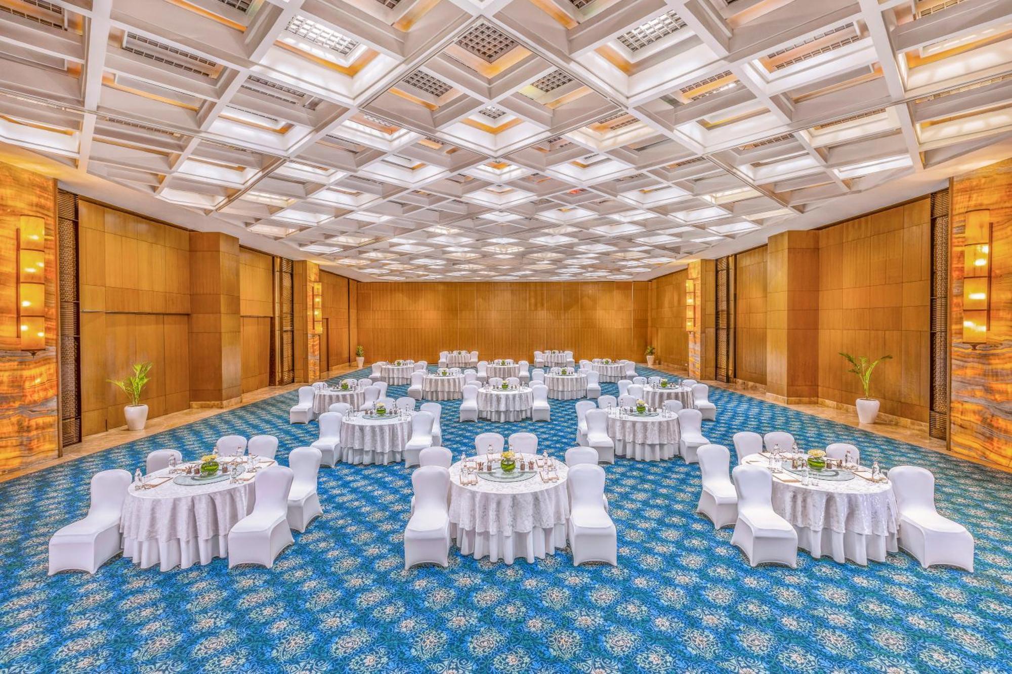The Leela Ambience Convention Hotel Delhi Nové Dillí Exteriér fotografie The Grand Ballroom
